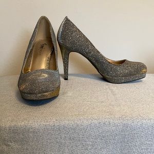 NWT Size 9 Gold & Silver Shimmering Metallic High Heel Pumps